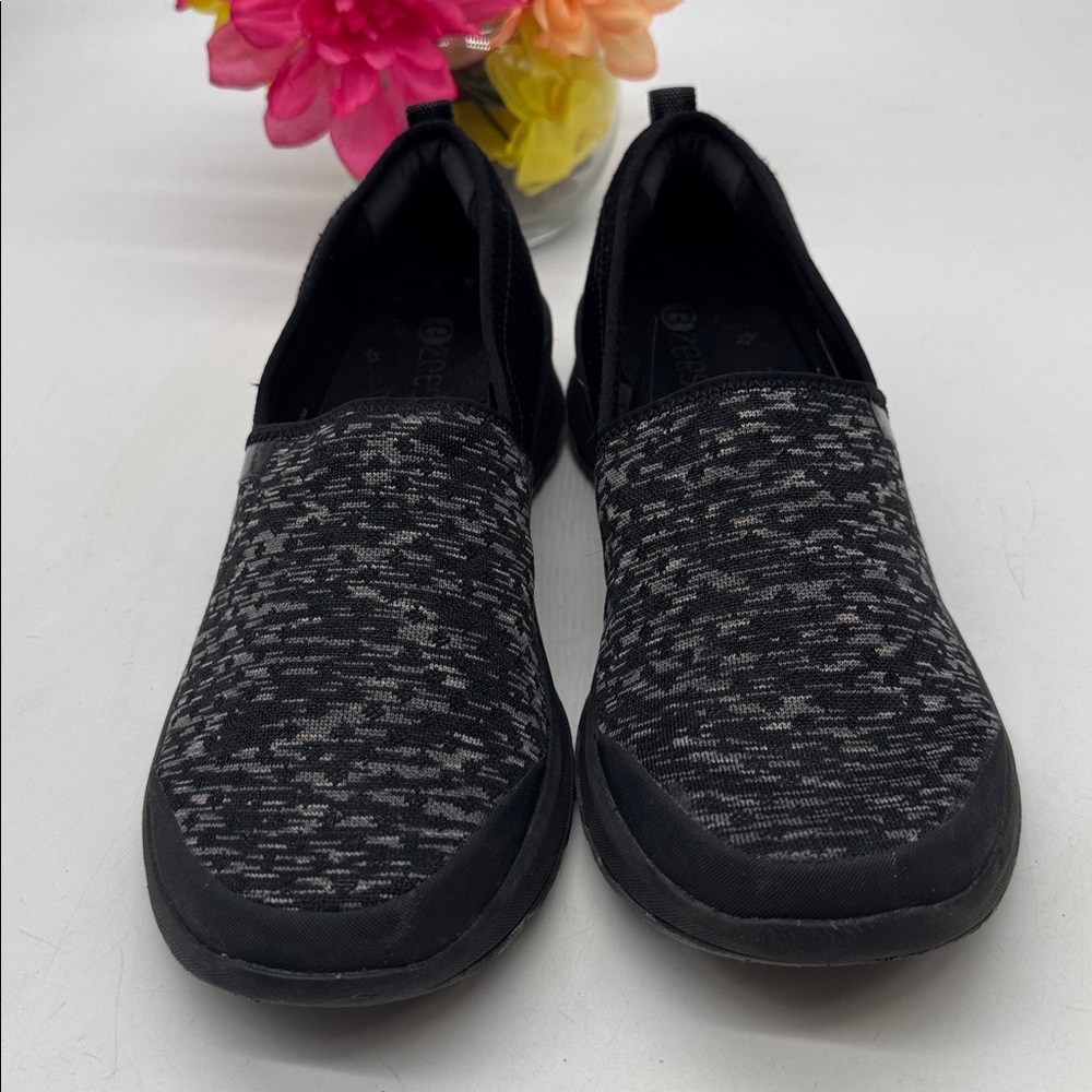 Bzees Black and Gray Slip-On Sneakers Size 10 SNK9382E - Picture 2 of 7